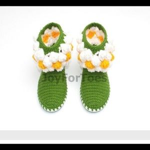 Crocheted Flower booties